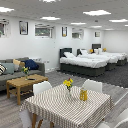 Huge Studio Close To City Centre With Free Secure Parking Leeds  Kültér fotó