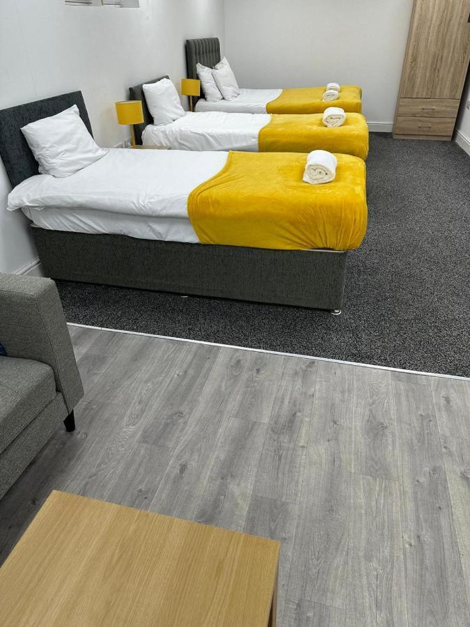 Huge Studio Close To City Centre With Free Secure Parking Leeds  Kültér fotó